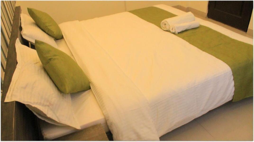 Magnus Calypso Suites Viman Nagar ปูเน่ ภายนอก รูปภาพ