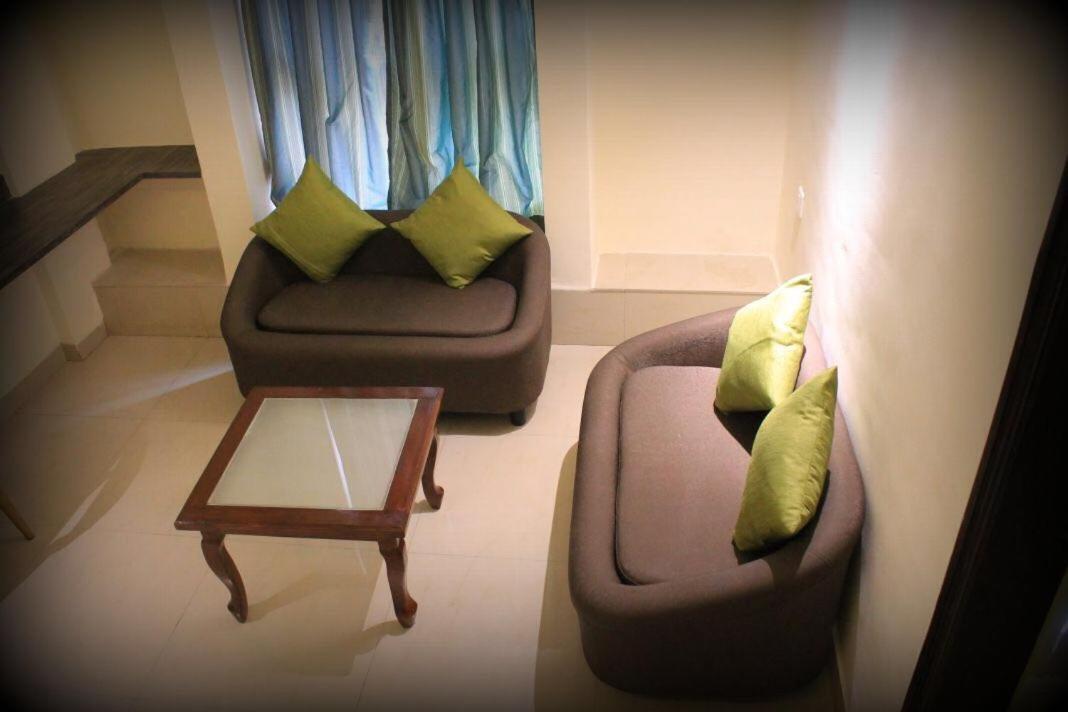 Magnus Calypso Suites Viman Nagar ปูเน่ ภายนอก รูปภาพ